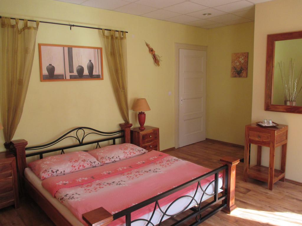 Penzion - U Stare Pekarny Hotel Bohumin Phòng bức ảnh