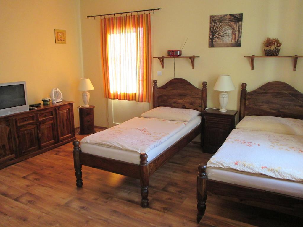 Penzion - U Stare Pekarny Hotel Bohumin Phòng bức ảnh